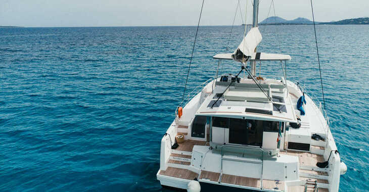 Rent a catamaran in Marina di Portisco - Bali 4.6 Premium*