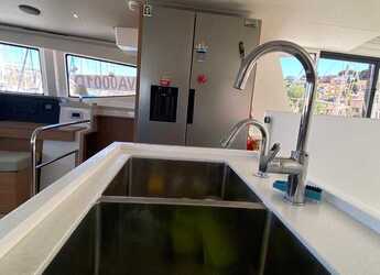 Rent a catamaran in Marina di Portisco - Bali 4.6