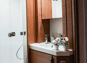 Rent a catamaran in Marina di Portisco - Bali 4.6