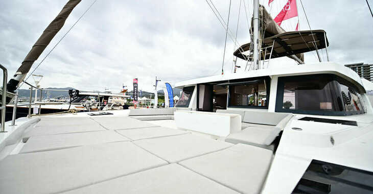 Rent a catamaran in Marina d'Arechi - Bali 4.8 