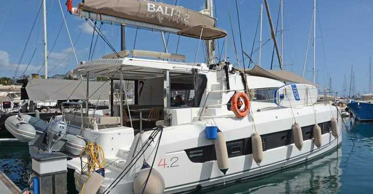 Rent a catamaran in Marina d'Arechi - Bali 4.2