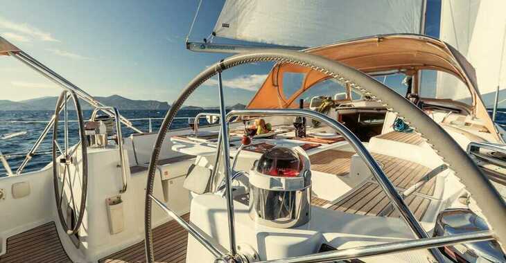 Chartern Sie segelboot in Perigiali Quay - Sun Odyssey 54DS