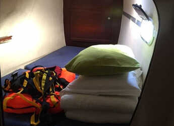 Rent a catamaran in Marina Cienfuegos - Lavezzi 40-4