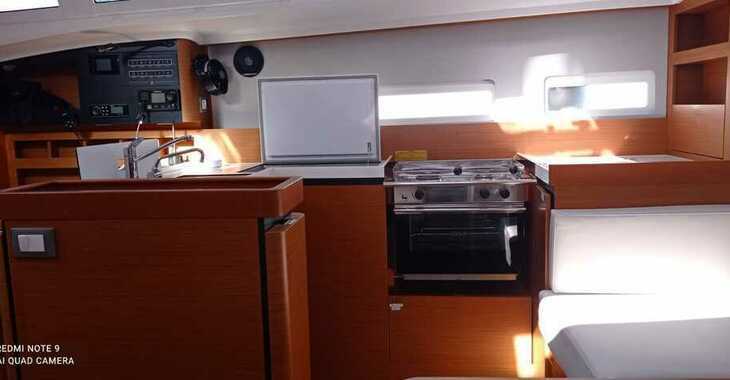 Chartern Sie segelboot in Muelle de la lonja - Sun Odyssey 410