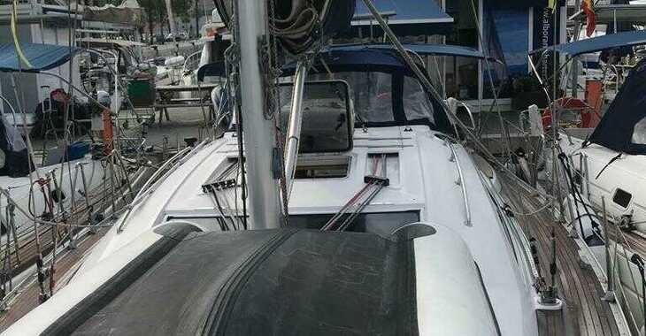 Rent a sailboat in Muelle de la lonja - Elan 434 Impression 1