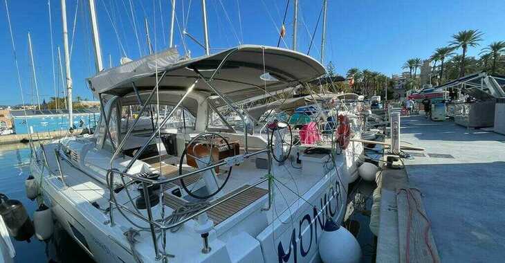 Rent a sailboat in Muelle de la lonja - Oceanis 51.1