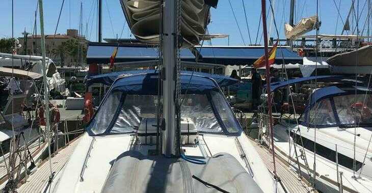 Rent a sailboat in Muelle de la lonja - Oceanis 45-4