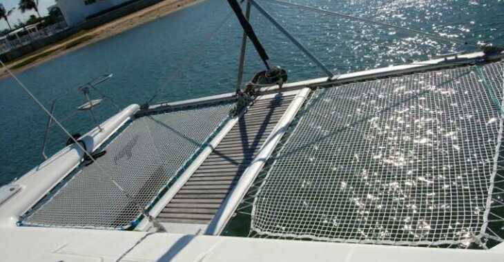 Chartern Sie katamaran in Muelle de la lonja - Voyage 440 (2003)
