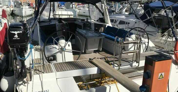 Rent a sailboat in Muelle de la lonja - Oceanis 45-4