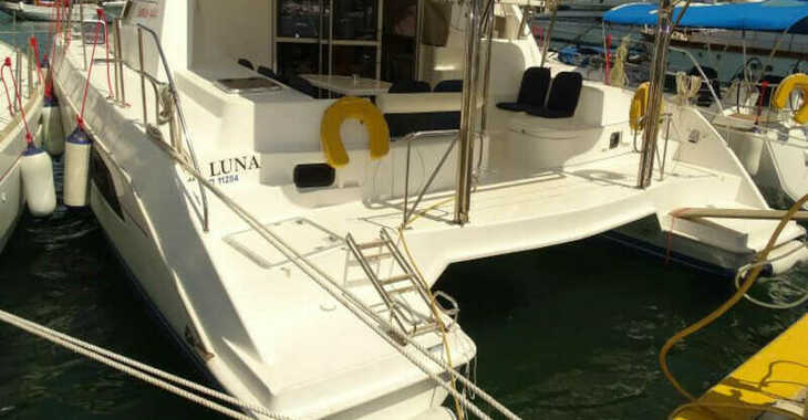 Alquilar catamarán en Muelle de la lonja - Leopard 44