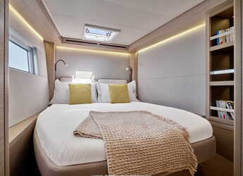 Rent a catamaran in Lavrion Marina - Lagoon 51