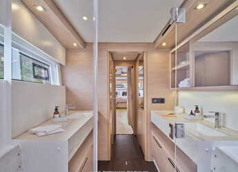 Rent a catamaran in Lavrion Marina - Lagoon 51