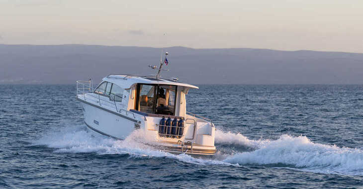 Rent a motorboat in Marina Nava - Nimbus 305 Coupe NEW