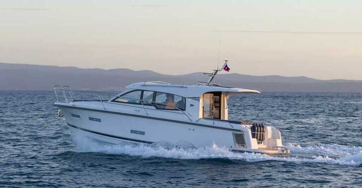 Chartern Sie motorboot in Marina Nava - Nimbus 305 Coupe NEW