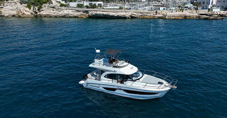 Chartern Sie motorboot in Marina Nava - Antares 11 Fly
