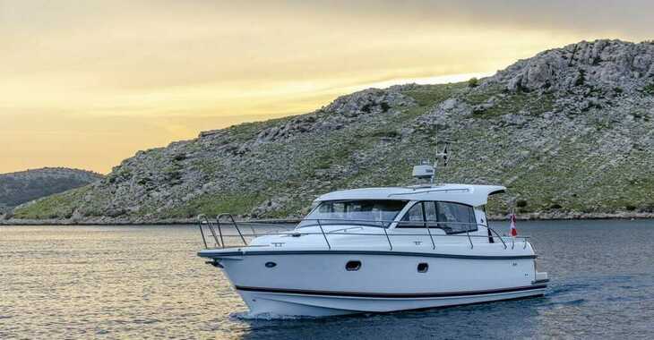 Rent a motorboat in Marina Nava - Nimbus 365 Coupe NEW