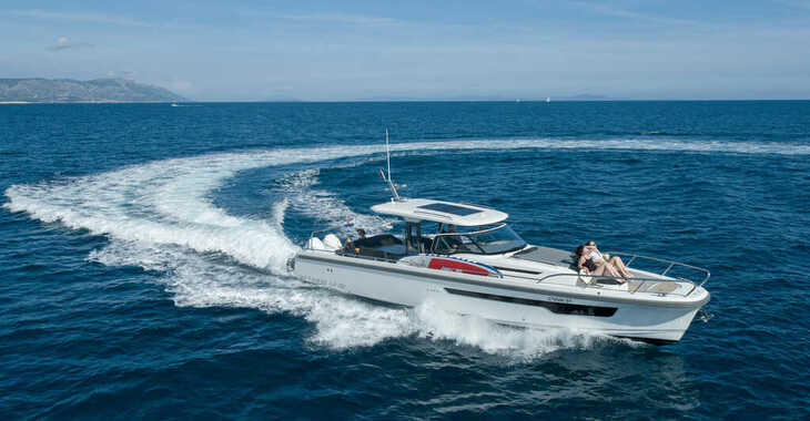 Chartern Sie motorboot in Marina Nava - Nimbus T11