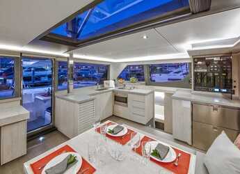 Chartern Sie katamaran in Apooiti Marina - Sunsail 454 (Classic)