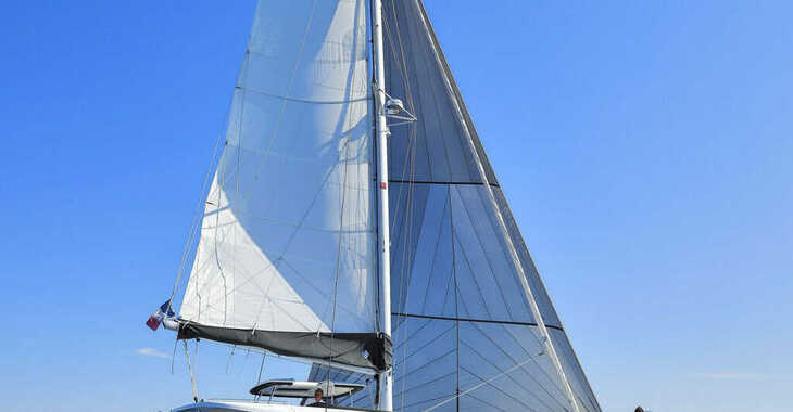 Rent a catamaran in Marina of Charles Ornano - Lagoon 42