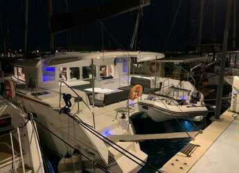 Rent a catamaran in Port Marseille - Lagoon 450F