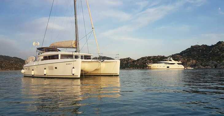 Rent a catamaran in Ibiza Magna - Lagoon 421