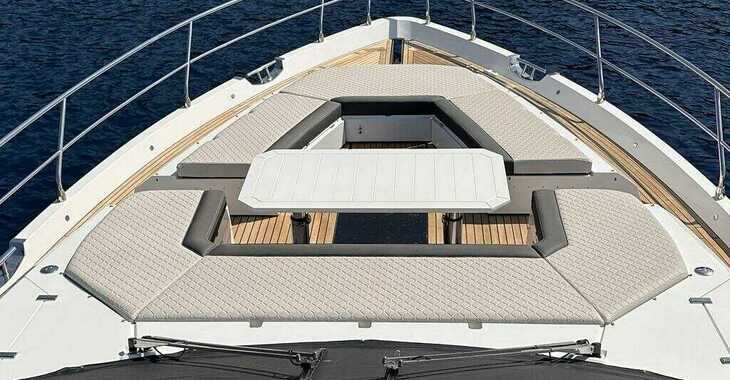 Rent a yacht in Marina Frapa Dubrovnik - Galeon 680 Fly
