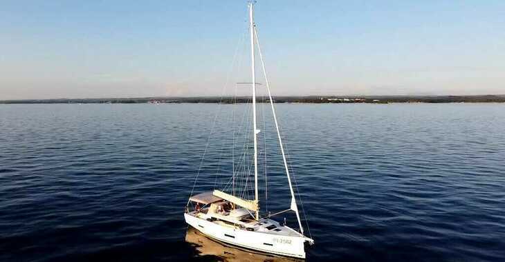Rent a sailboat in Marina Kremik - Dufour 430