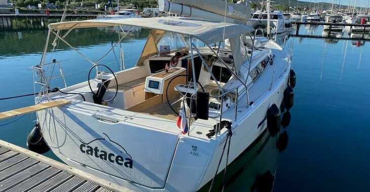 Rent a sailboat in Marina Kremik - Dufour 430