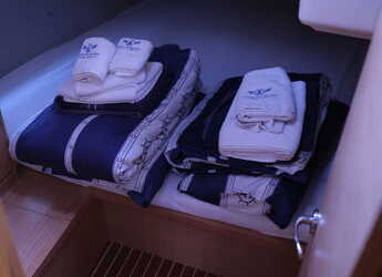 Alquilar velero en Marina Kremik - Dufour 430