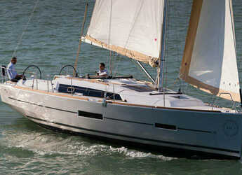 Rent a sailboat in Port Tino Rossi - Dufour 382 GL