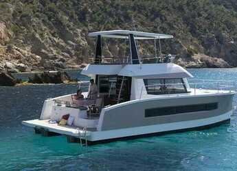 Rent a power catamaran  in Marina Costa Baja - Fountaine Pajot MY 37 - 3 cab.