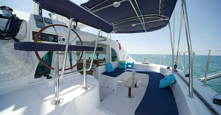 Chartern Sie katamaran in Marina Costa Baja - Lagoon 380 - 4 cab.