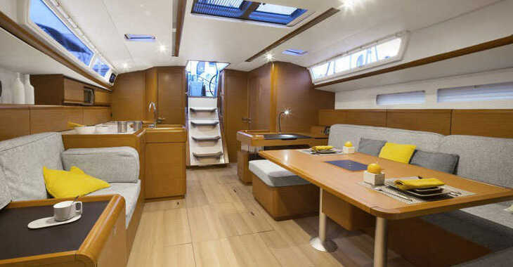 Rent a sailboat in Marina Costa Baja - Sun Odyssey 519 - 5 + 1 cab.