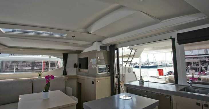 Rent a catamaran in Marina Costa Baja - Fountaine Pajot Saona 47 Quintet - 5 + 1 cab.
