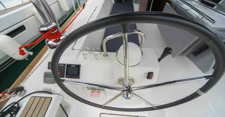 Rent a sailboat in Marina Costa Baja - Oceanis 45 - 4 cab.