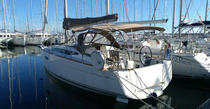 Rent a sailboat in Marina di Portisco - Sun Odyssey 349