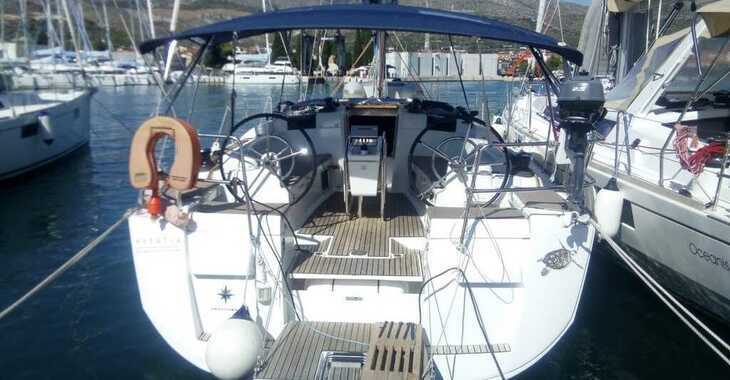 Rent a sailboat in Marina di Portisco - Sun Odyssey 409