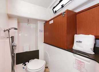 Rent a sailboat in Jezera ACI Marina - Bavaria Cruiser 33