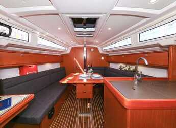 Rent a sailboat in Jezera ACI Marina - Bavaria Cruiser 33