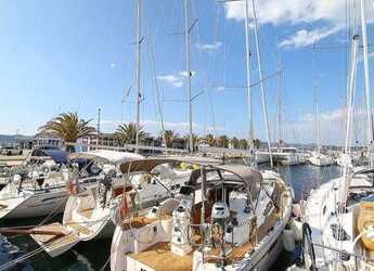 Rent a sailboat in Jezera ACI Marina - Bavaria Cruiser 33
