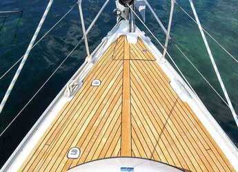 Rent a sailboat in Jezera ACI Marina - Bavaria Cruiser 33