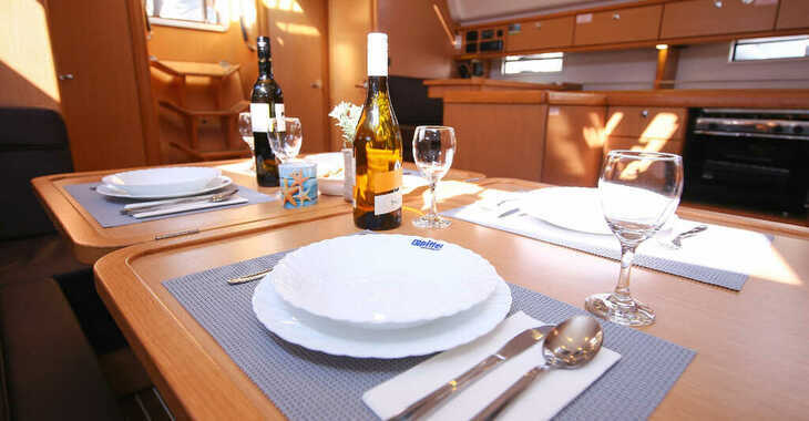 Chartern Sie segelboot in ACI Jezera - Bavaria Cruiser 51 - 4 cab