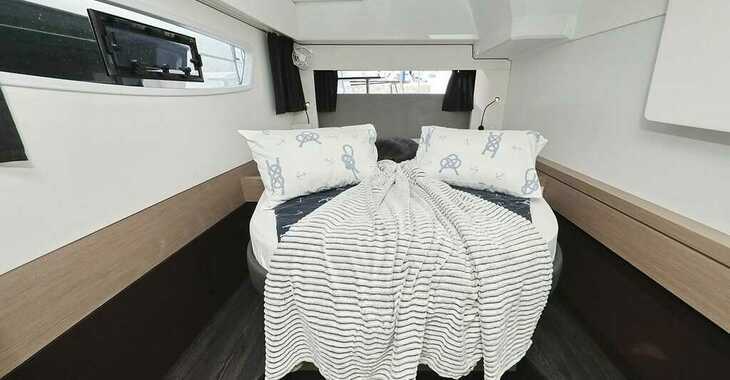 Rent a catamaran in Marina Polesana - Fountaine Pajot Astrea 42 - 3 + 1 cab.