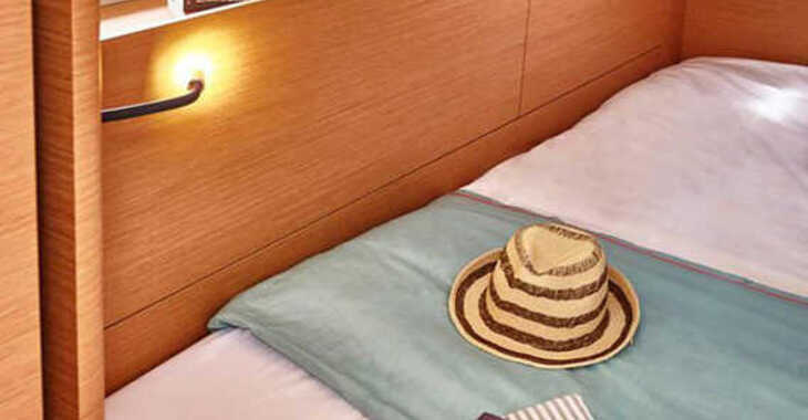 Rent a sailboat in Marina dell'Isola  - Sun Odyssey 440