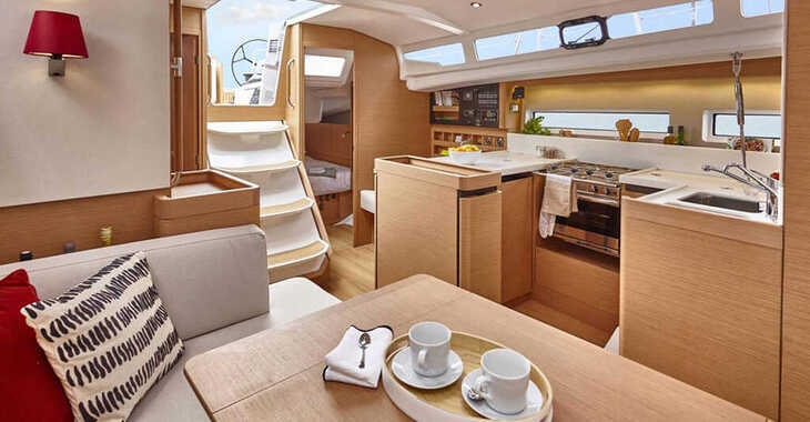 Rent a sailboat in Marina dell'Isola  - Sun Odyssey 440
