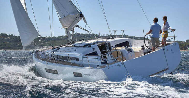 Rent a sailboat in Marina dell'Isola  - Sun Odyssey 440