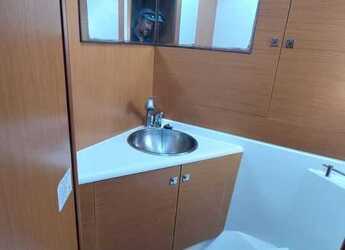 Rent a sailboat in Marina San Miguel - Jeanneau 53 - 5 cab.