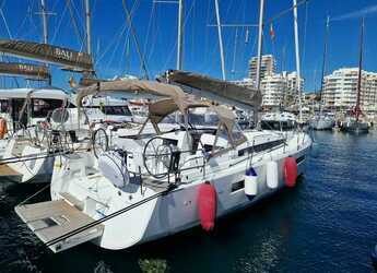 Chartern Sie segelboot in Club Naútico de Sant Antoni de Pormany - Sun Odyssey 440