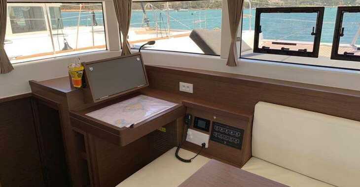 Rent a catamaran in Muelle de la lonja - Lagoon 40 - 4 + 2 cab