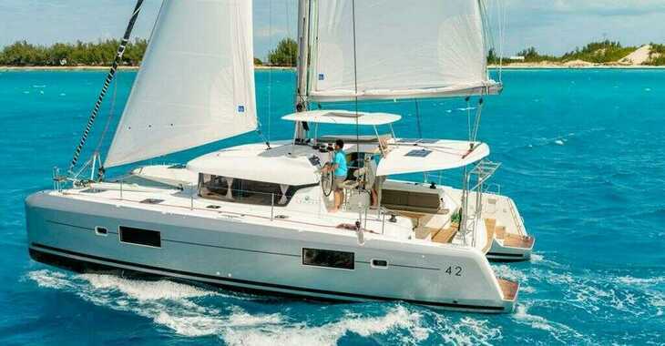 Rent a catamaran in Club Naútico de Sant Antoni de Pormany - Lagoon 42 - 4 + 2 cab.